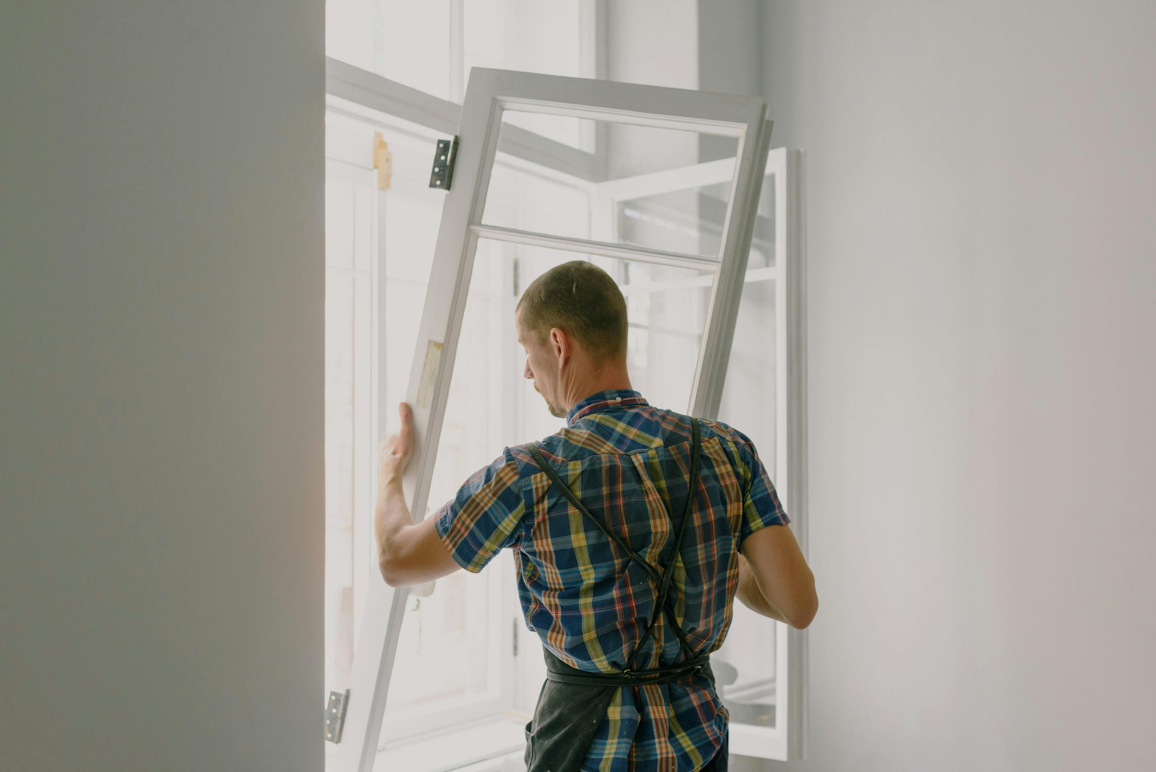 AlufabUSA guide to window installation in Naples